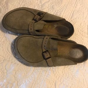 Birkenstock very loves but lots of life